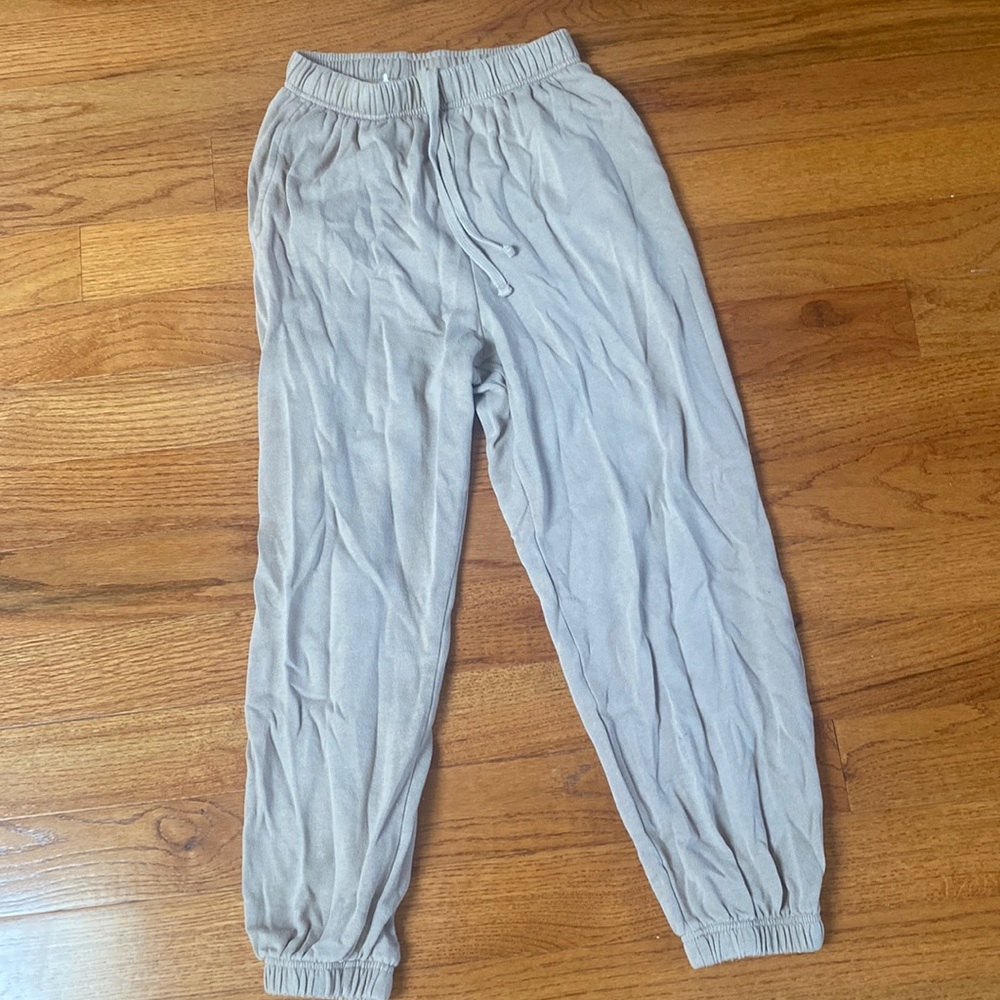 garage sweatpants, good condition just need to be flat ironed